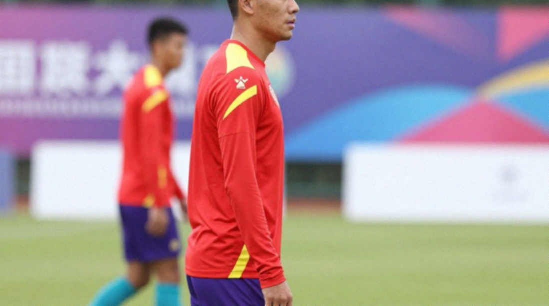 Aguirre "El Vasco" giải cứu Valencia: Canh bạc sinh tồn và những vết nứt trong câu chuyện