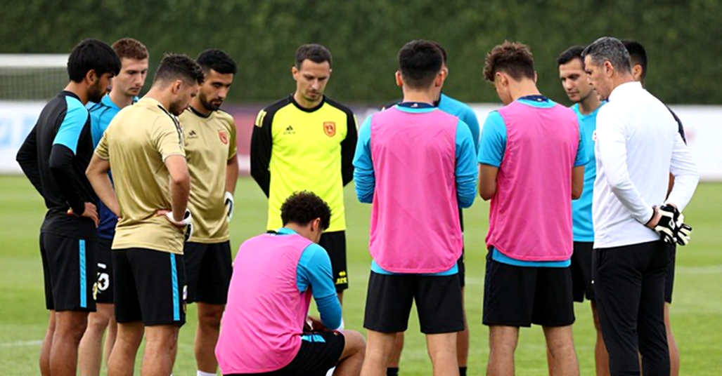 Chuyển nhượng V.League 2026-26: tôi lập bảng bốn cột, và cái tên quyết định không nằm trong bản tin nào Chuyển nhượng V.League 2026-26: tôi lập bảng bốn cột, và cái tên quyết định không nằm trong bản tin nào