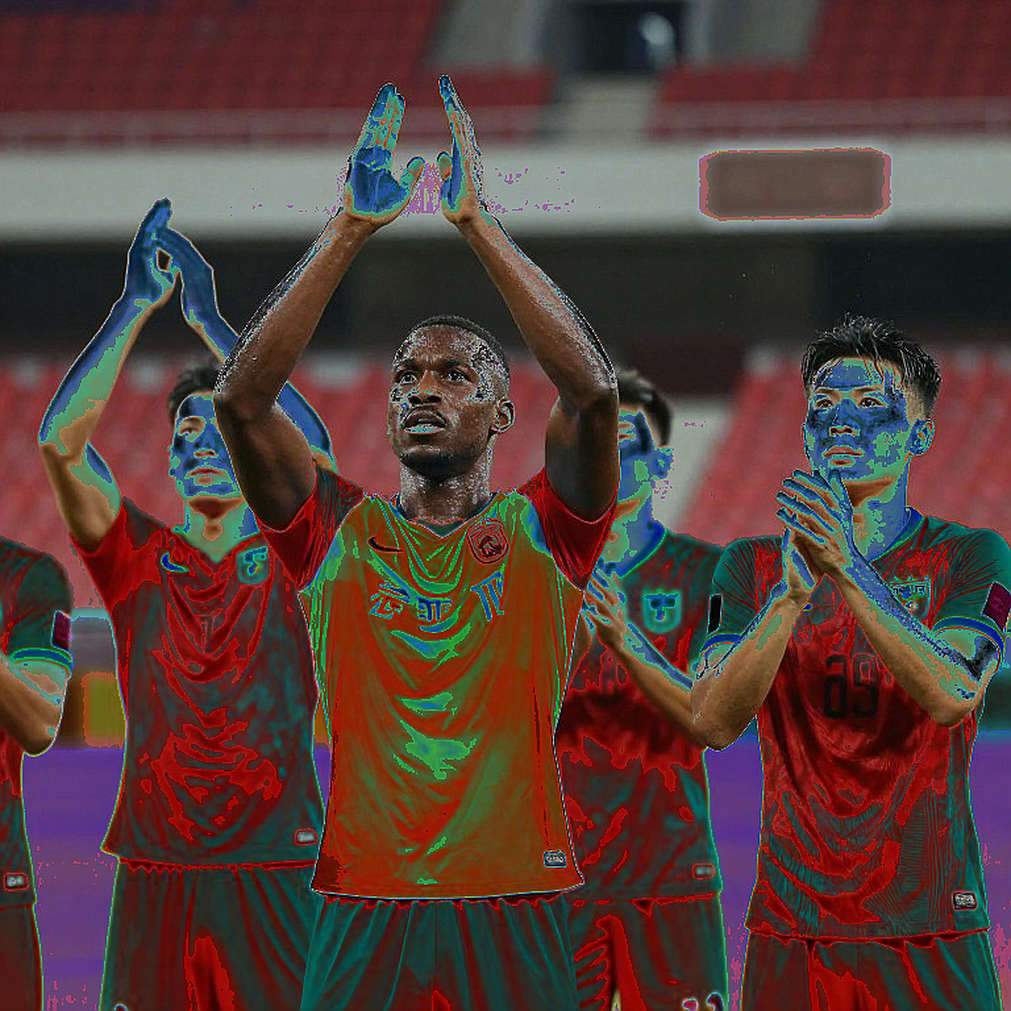 Chữ nhỏ trong hợp đồng V.League: nơi dòng tiền thật lộ diện