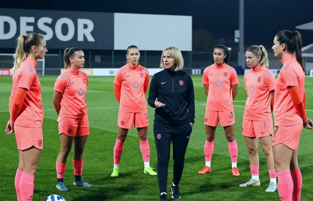 En-Nesyri, cái ôm với Bounou và thứ Saudi Pro League thật sự đang bán