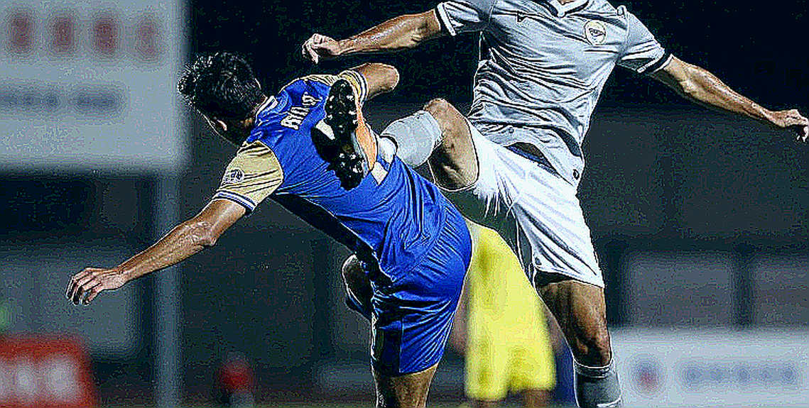 Swansea tố cáo phân biệt chủng tộc: Trận đấu với Millwall dừng 7 phút, HLV Vitor Matos lên tiếng bảo vệ Eom Ji-sung