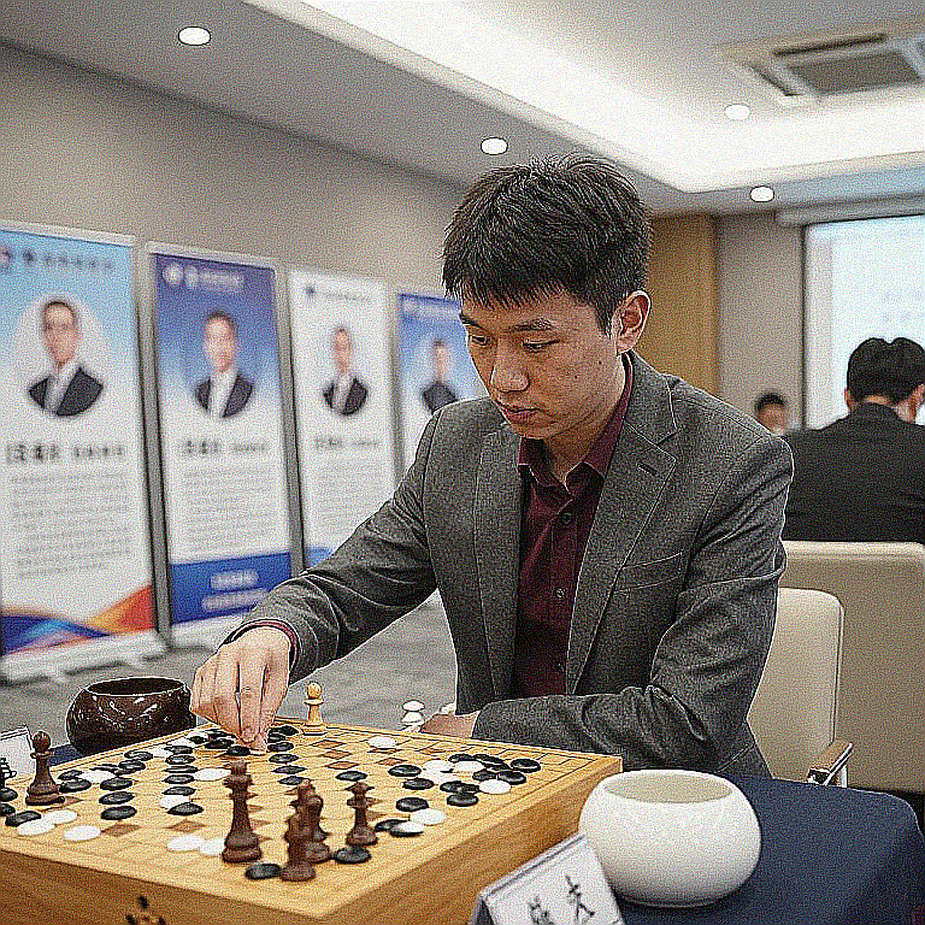 “Chủ tịch FIDE Timur Turlov” và DVD Phòng thủ Ấn Độ của Vua: Giải mã một bài viết cờ vua không đáng tin