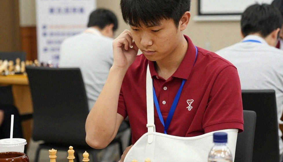 Bàn cờ im lặng: Kết quả rỗng và cuộc chiến chống bịa đặt trong phân tích cờ vua Bàn cờ im lặng: Kết quả rỗng và cuộc chiến chống bịa đặt trong phân tích cờ vua