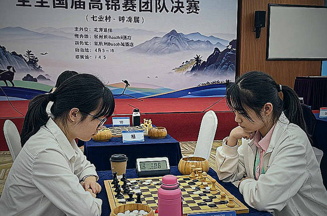 Khi dòng tít gọi sai chủ tịch FIDE: góc nhìn từ một cuốn băng khai cuộc Vua Ấn Độ