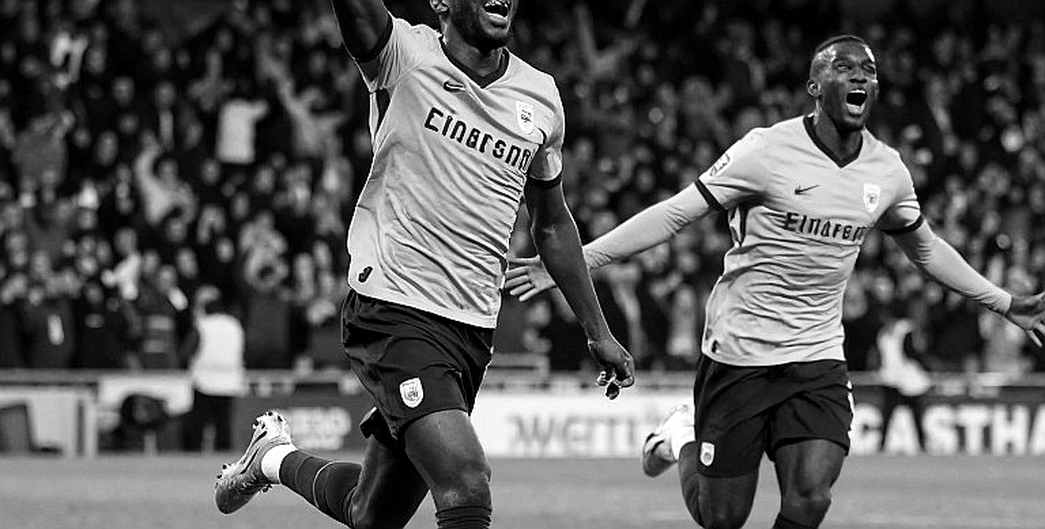 Xabi Alonso dùng 'bọc cản bóng bầu dục' để chống Arsenal: Chiêu trò hay toan tính chiến thuật?